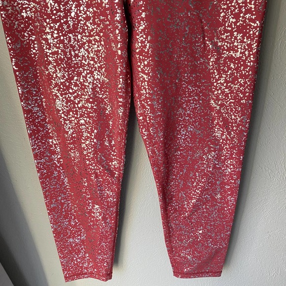 NWT Sweaty Betty 7/8 Leggings Red Terrazzo Foil Print Size L - Picture 4 of 12
